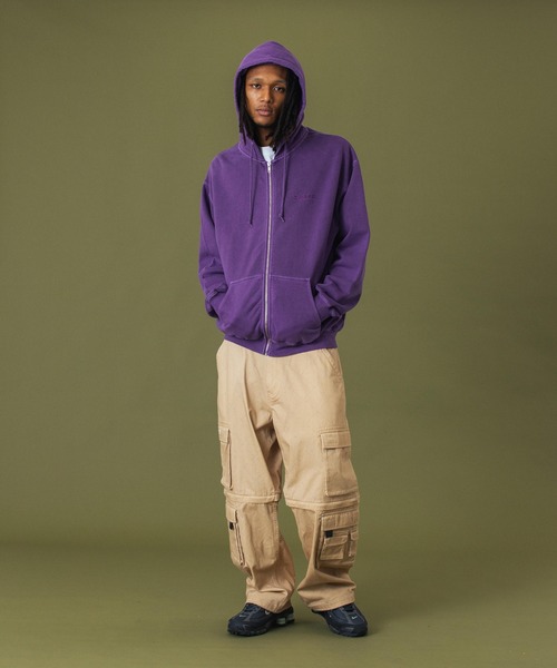 XLARGE（エクストララージ）の「PIGMENT DYED EMBOSS LOGO ZIP HOODED