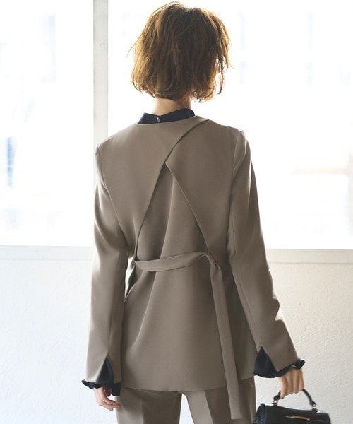 バッククロスケープダブルブレストジャケット＆ストレートパンツ