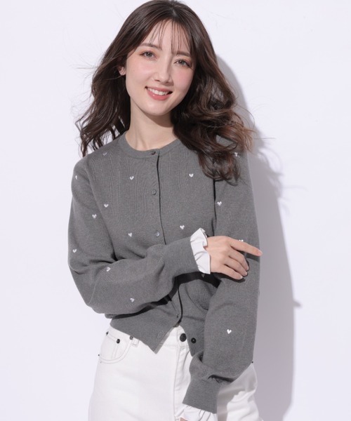 Apuweiser-riche（アプワイザーリッシェ）の「ハート刺繍カーデプル