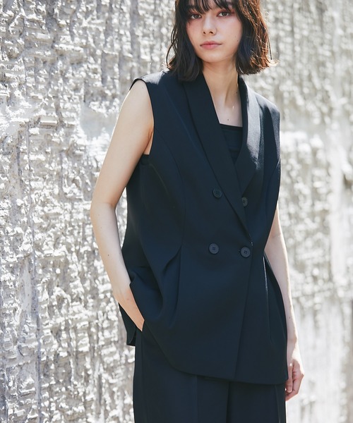 ダブルボタン付きVネックタック入りミディアム丈ジレ（ベスト）｜SMILE