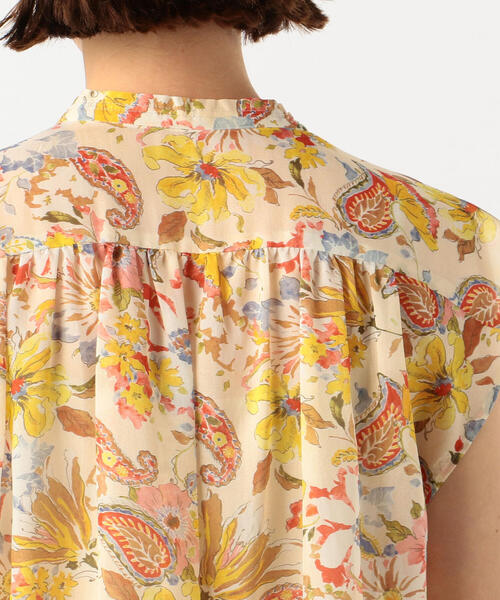 TOMORROWLAND （トゥモローランド）の「シルクペイズリーフラワー