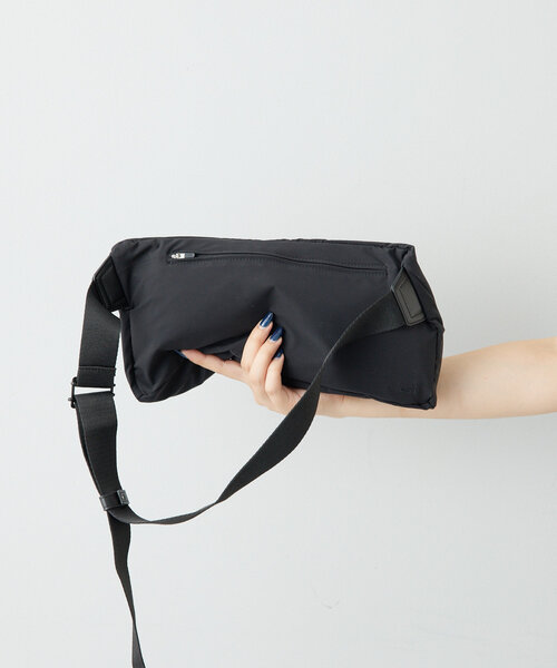 ear PAPILLONNER（イアパピヨネ）の「【c/est（シーエ）】ツイスト