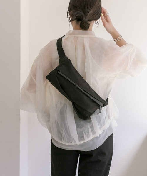 ear PAPILLONNER（イアパピヨネ）の「【c/est（シーエ）】ツイスト