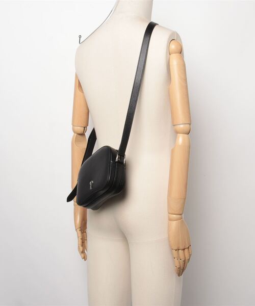 AMI Alexandre Mattiussi（アミアレクサンドルマテュッシ）の「AMI