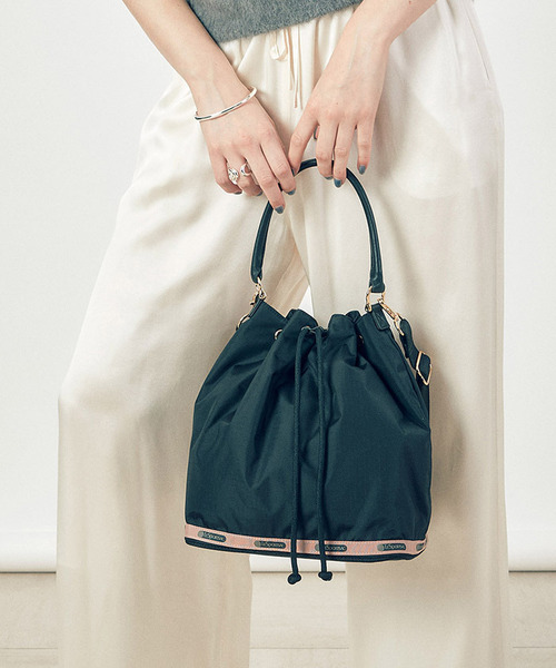 LeSportsac（レスポートサック）の「MED DRAWSTRING BAG シャドウ