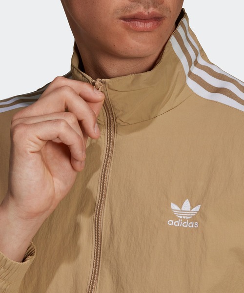 adidas（アディダス）の「アディカラー クラシックス ロックアップ