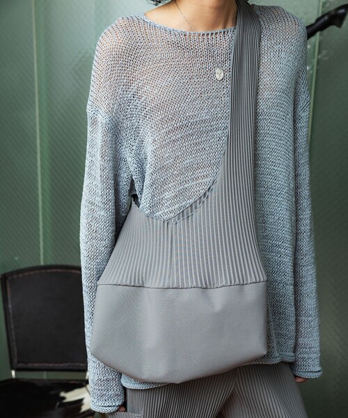 kotohayokozawa（コトハヨコザワ）の「STUDIOUS別注 PLEAT BAG（トート