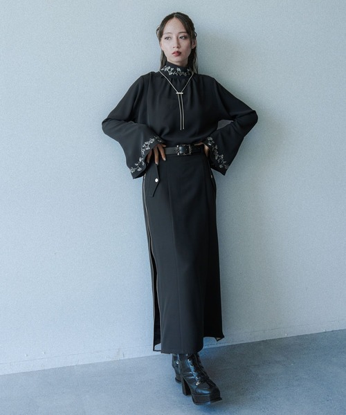 HARE（ハレ）の「2WAYフラワーシシュウブラウス(HARE)（シャツ