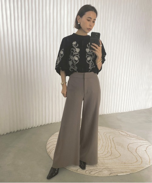 Ameri（アメリ）の「LADY EMBROIDERY PUFF BLOUSE（シャツ/ブラウス