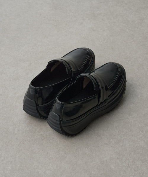 BEARDSLEY（ビアズリー）の「《厚底/カーキ追加発売中》エナメルレザー