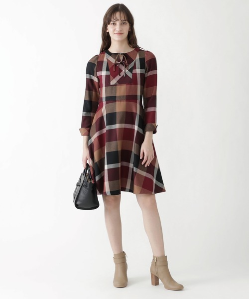 BLUE LABEL CRESTBRIDGE（ブルーレーベルクレストブリッジ）の