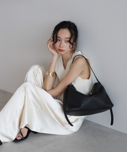 soins（ソワン）の「【牛革】ミニマルショルダーバッグ（ショルダー