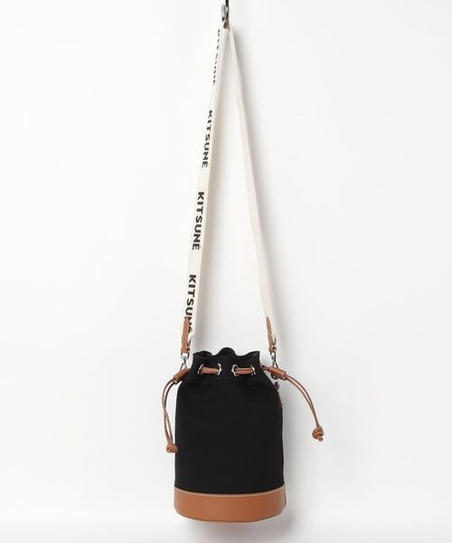 Maison Kitsune（メゾンキツネ）の「CONTOUR FOX BUCKET BAG