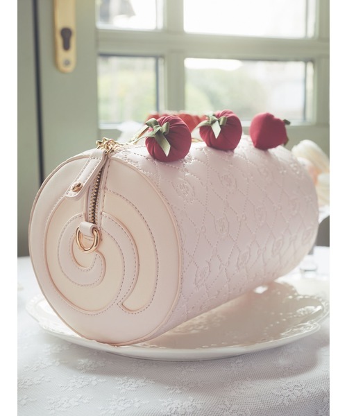 Maison de FLEUR（メゾンドフルール）の「モノグラムロールケーキ