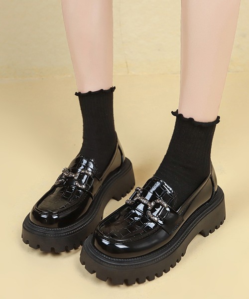 セール】クロコ風 エナメル調 厚底 バックル付き ローファー