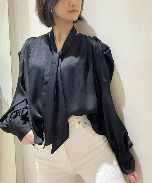 anuans（アニュアンス）の「フォルムスリーブタイブラウス（シャツ