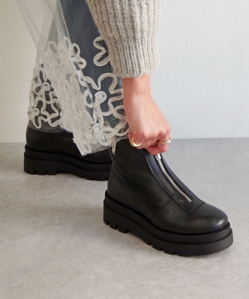 PUPE（プーペ）の「PUPE（プーペ） / フロントジップ ショートブーツ