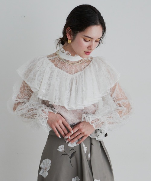LA BELLE ETUDE（ラベルエチュード）の「Vintage調総レースブラウス