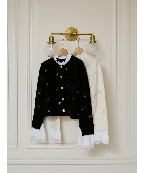 Attachedcollrフラワーモチーフカーディガン（ノーカラージャケット