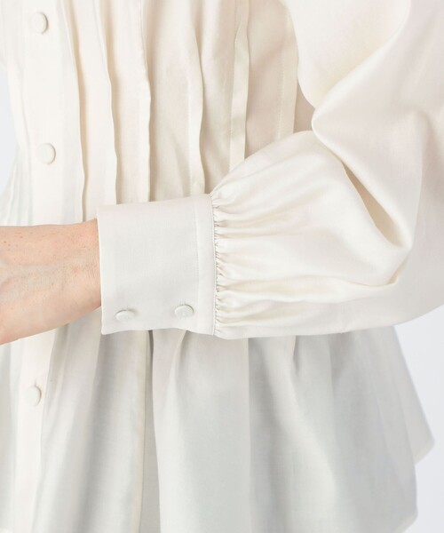 caban（キャバン）の「コットンサテンモールスキン タックブラウス