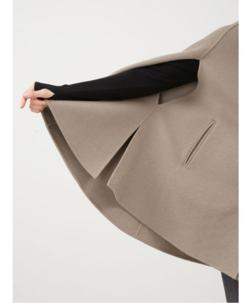 Mila Owen（ミラオーウェン）の「ウール混スタンドカラーリバーケープ