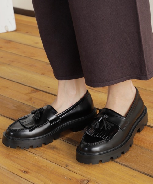 ARTESANOS（アルテサノス）の「(ARTESANOS)タッセル付ローファー