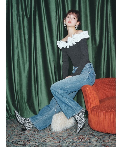 LILY BROWN（リリーブラウン）の「ボリュームフリルニットトップス