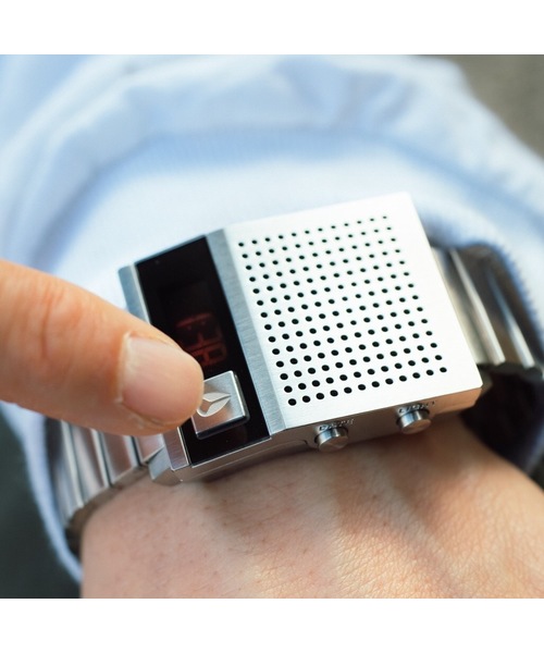 NIXON（ニクソン）の「THE DORK TOO（デジタル腕時計）」 - WEAR