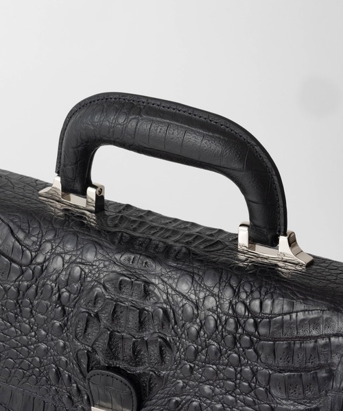 カイマンレザー クロコダイル 鍵付き セカンドバッグ（ハンドバッグ