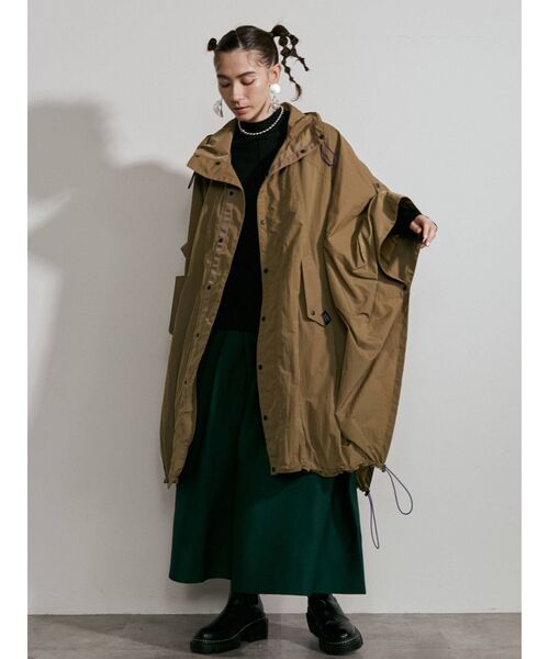UN3D.（アンスリード）の「コンパクトナイロンフーディーコート
