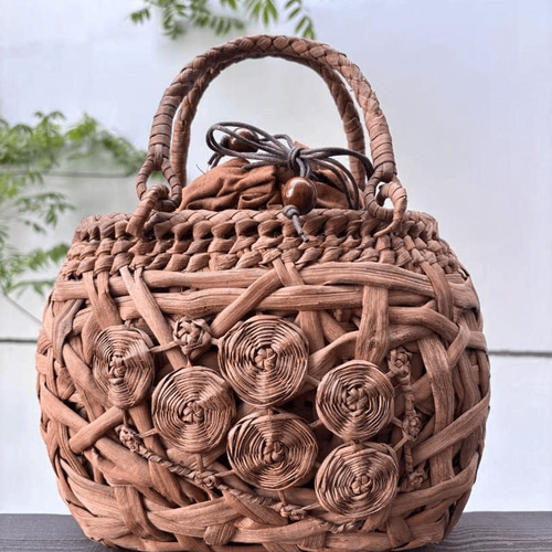 国産山葡萄 籠バッグ 内布付き 乱れ編み、花編み 巾着タイプ内布 丸い