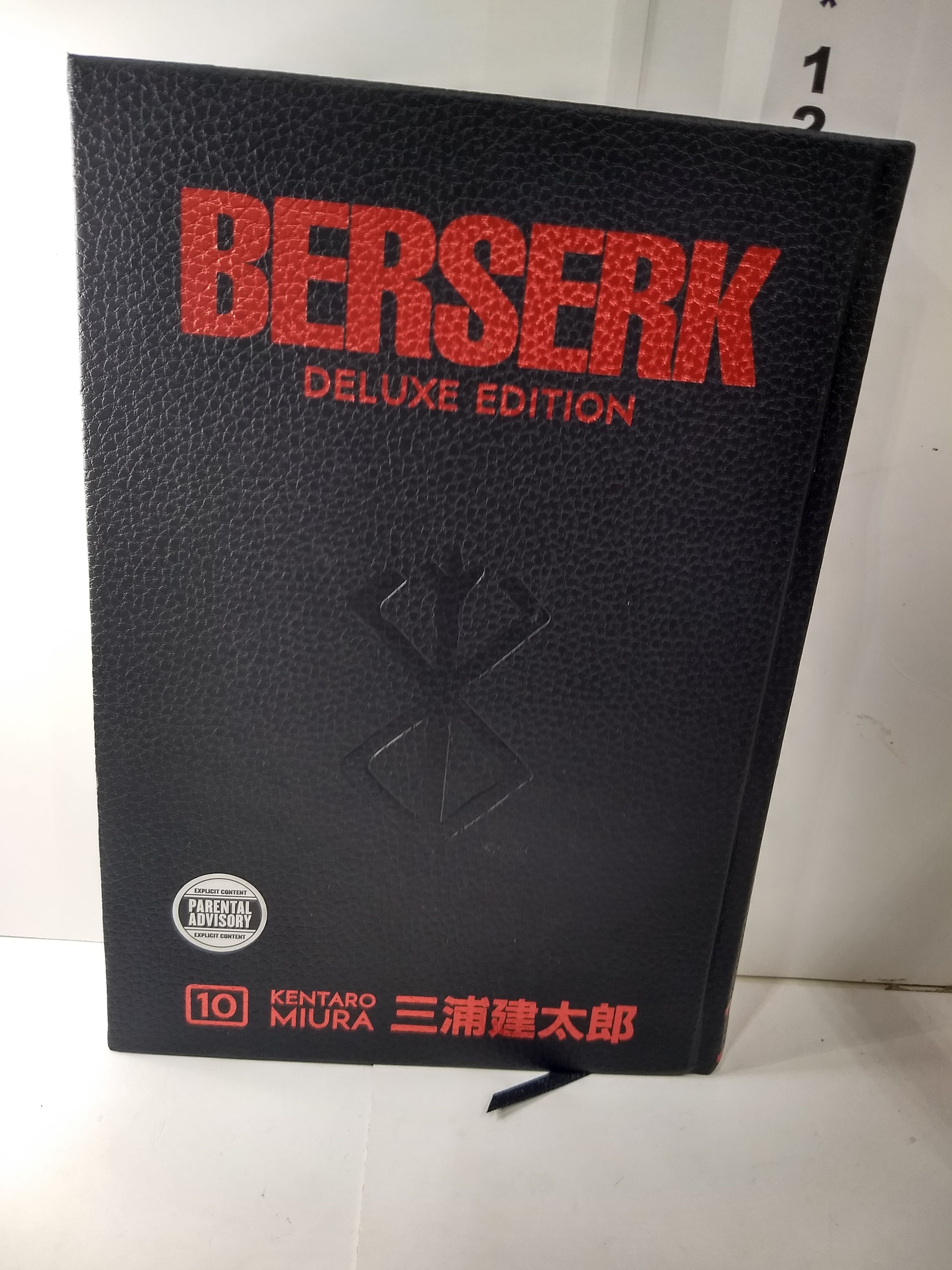 Berserk Deluxe Volume 1