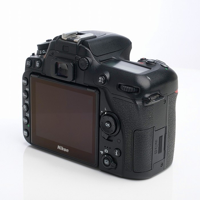 中古】(ニコン) Nikon D7500｜ナニワグループオンライン｜2221250017541
