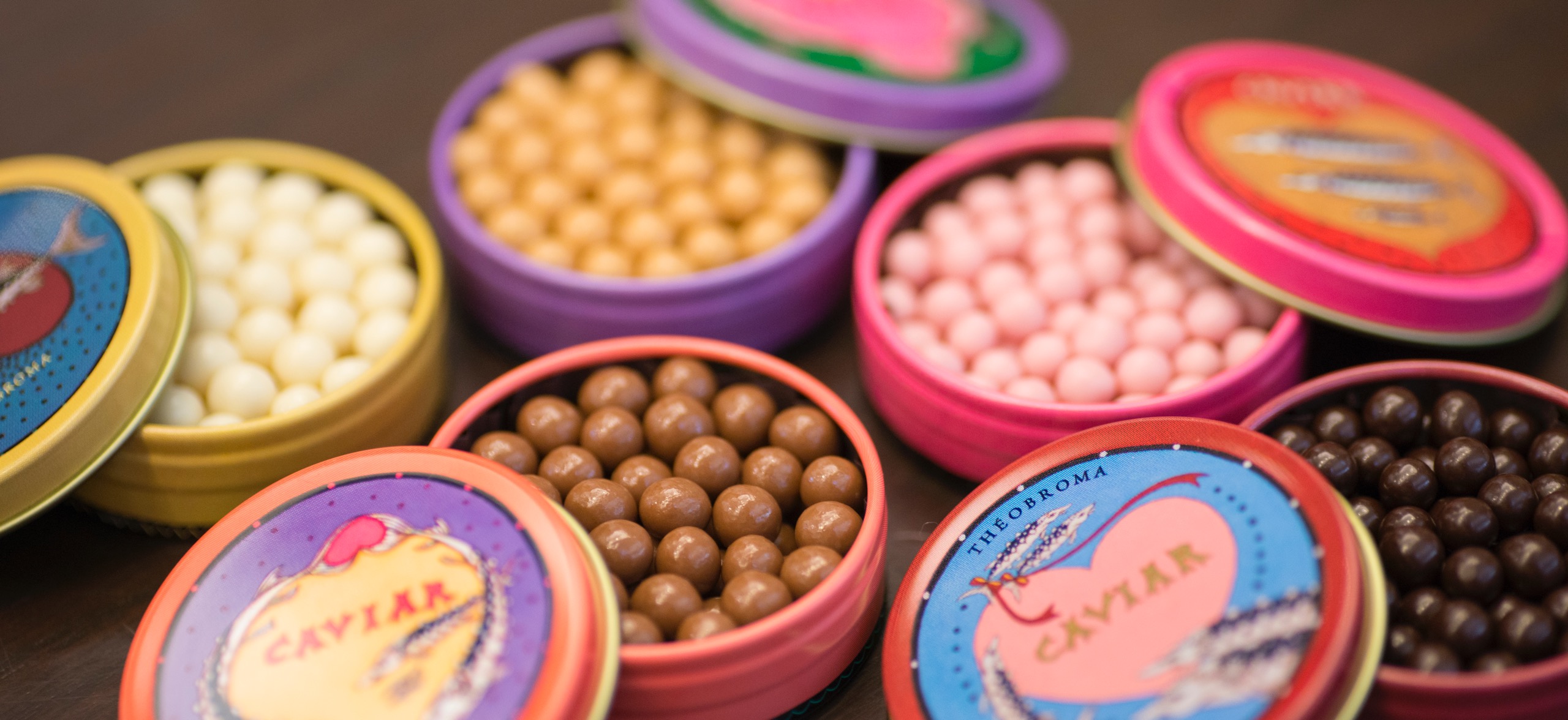 カカオの歴史に囲まれて。「テオブロマ」の土屋シェフに聞く、正統かつ