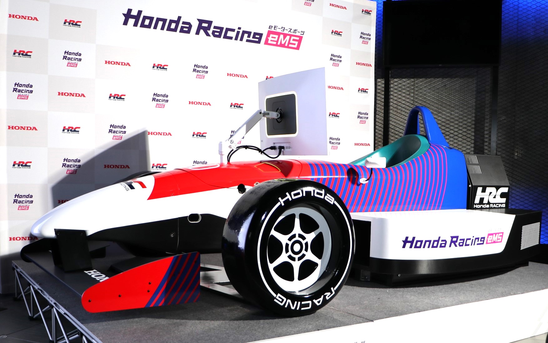 HRC、教習用フォーミュラカーを再利用したレーシングシミュレータ筐体