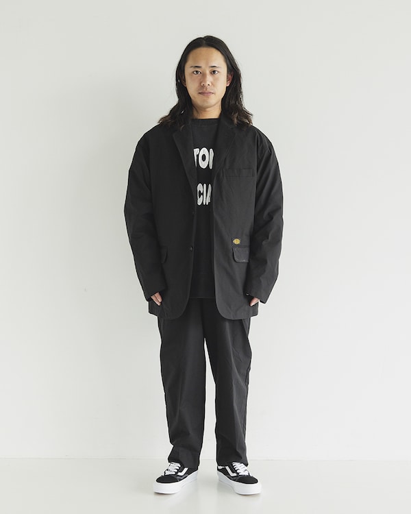 Dickies〉×「TRIPSTER」の第6弾！ 扱いやすさにこだわった新作のスーツ