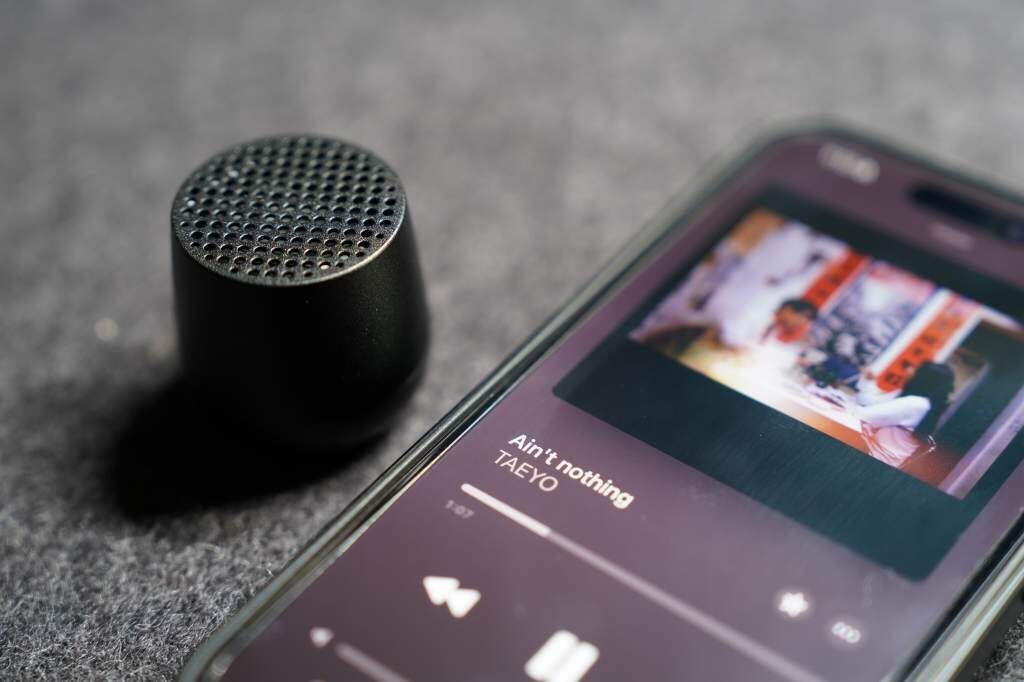 超小型！ワイヤレススピーカー【LEXON MINO+】レビュー。Qiに対応