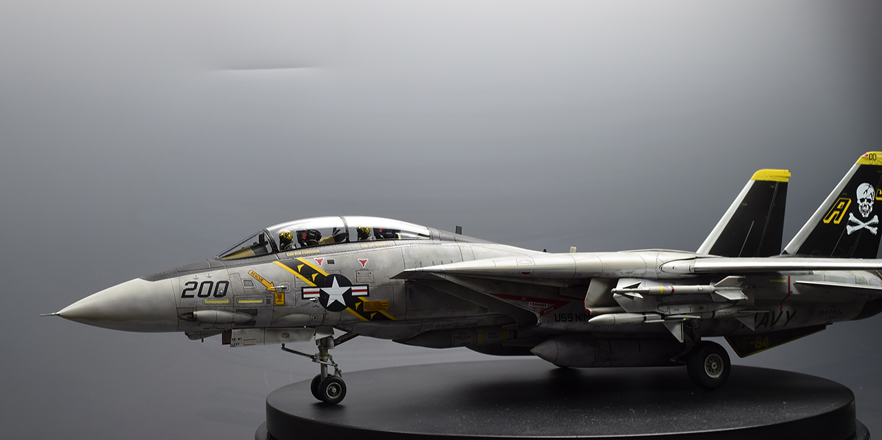 タミヤ1/48 F-14D TOMCAT ジョリーロジャース仕様VF-103 1/72 F-14B