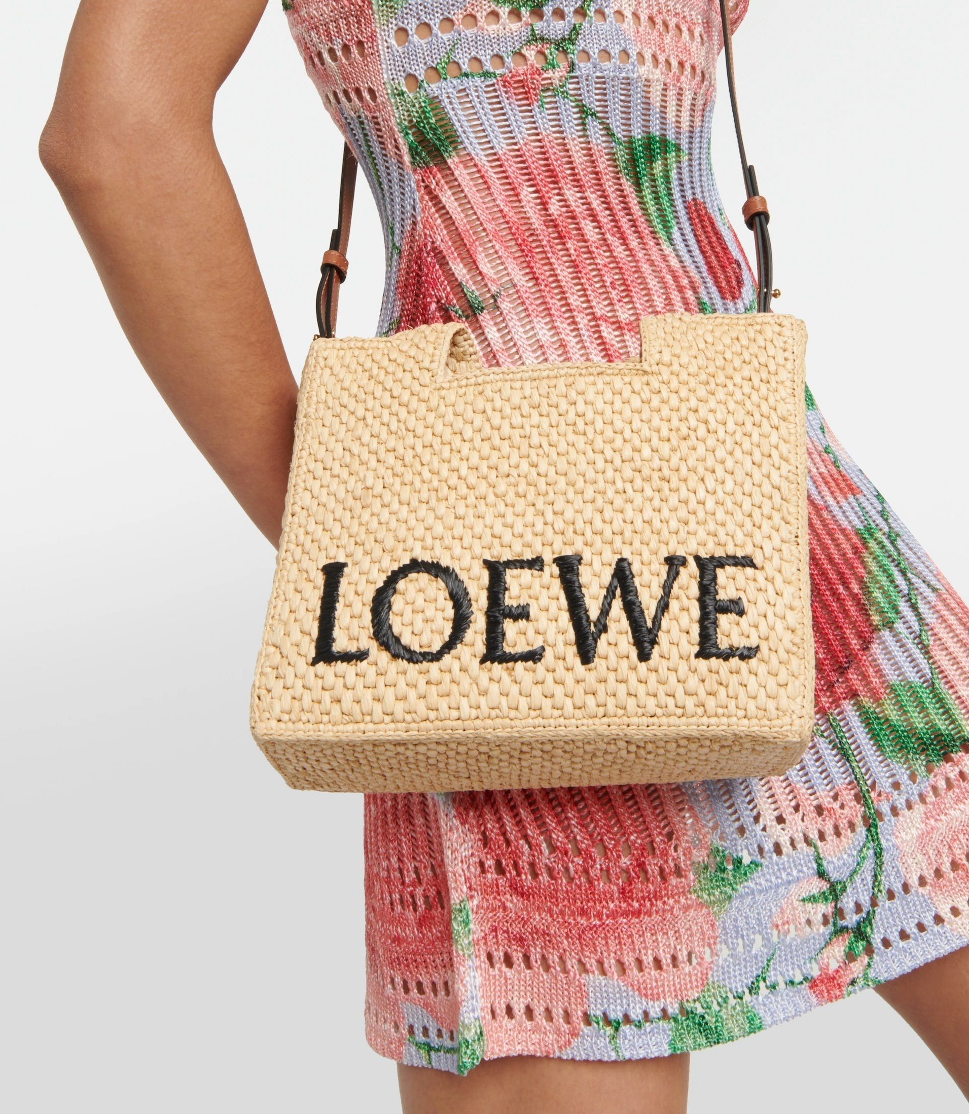 国内発】ロエベ ロエベフォント トート スモール（ラフィア） (LOEWE