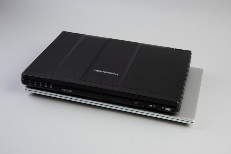 軽ければ100点に近い、エイスースの新型ノートVivoBook S13 | 日経