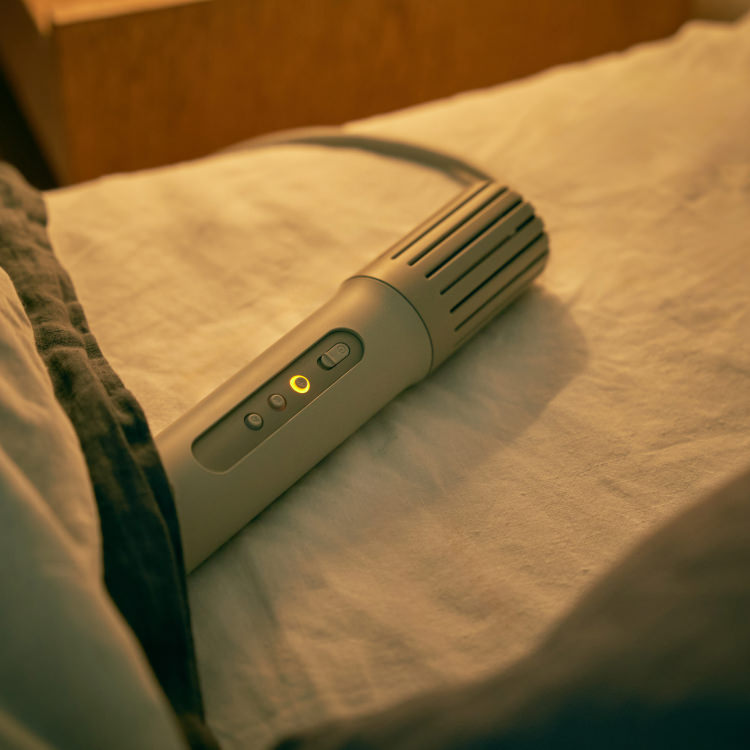 販売終了】FOEHN 001｜世界最小級“ワンタッチ”ふとん乾燥機｜cado