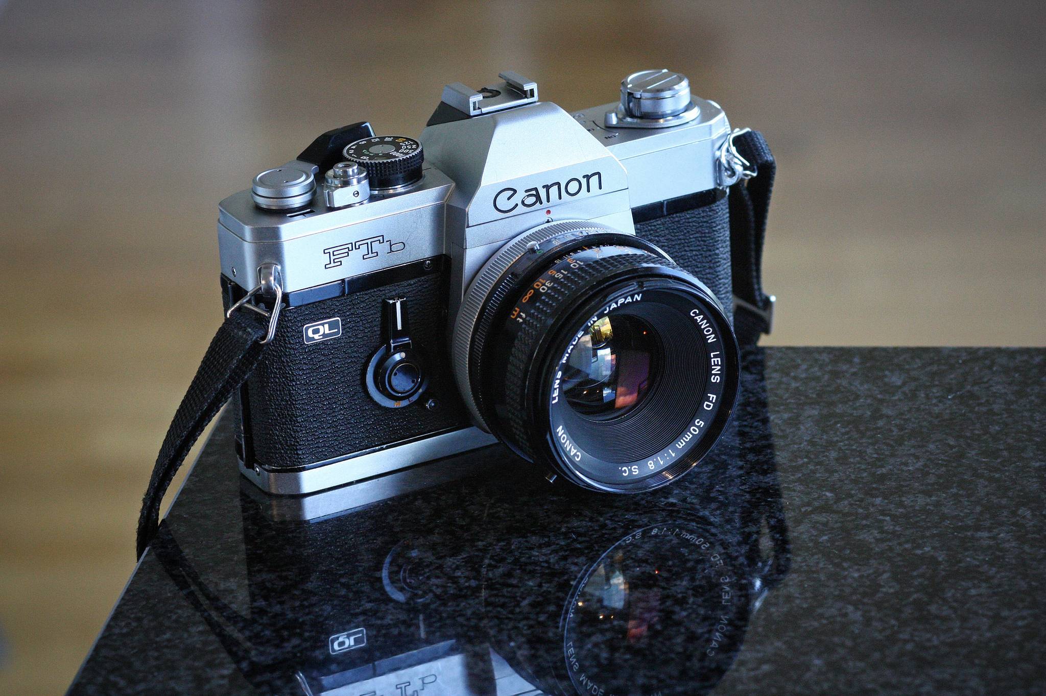 Lomopedia: Canon FTb · Lomography