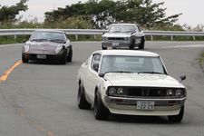 昭和の名車を乗り比べ！ハコスカ・ケンメリ・初代Zのレンタルカーで