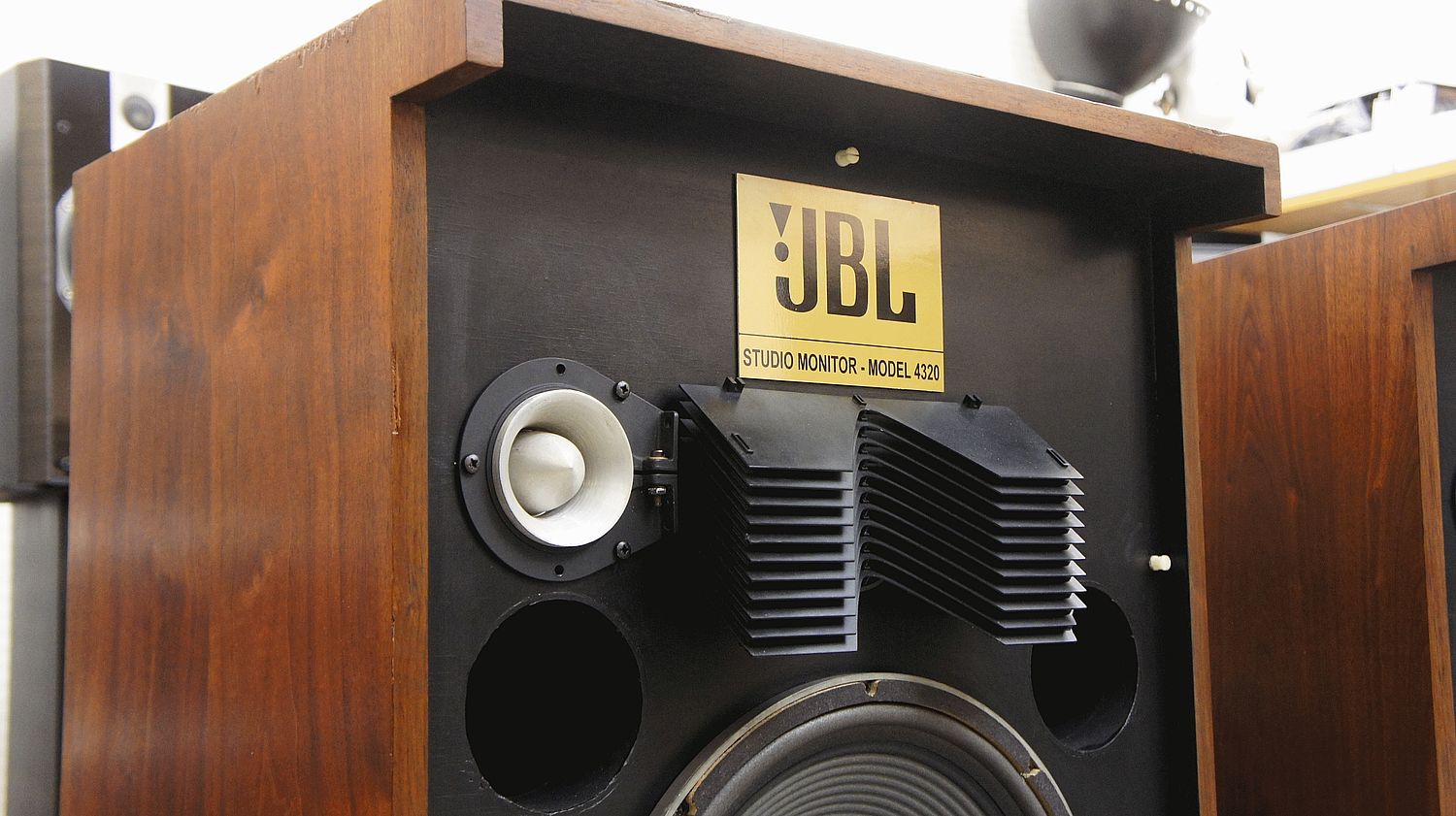 JBL 4320 Studio Monitor - Audiocostruzioni | Vendita Online Hi-Fi