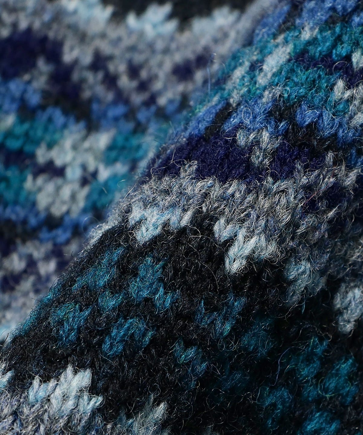 BEAMS PLUS（ビームス プラス）【別注】Jamieson's / Fairisle Deep V