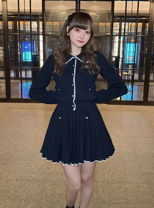 レースニットカーディガン×インパン裏地付きプリーツスカート