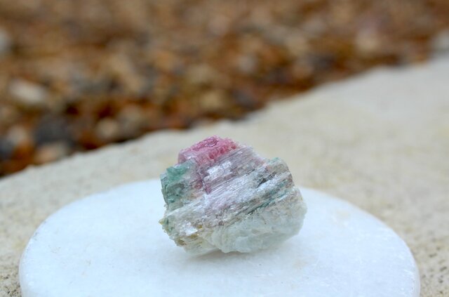 ルベライト バイカラートルマリン 原石 | iichi 日々の暮らしを