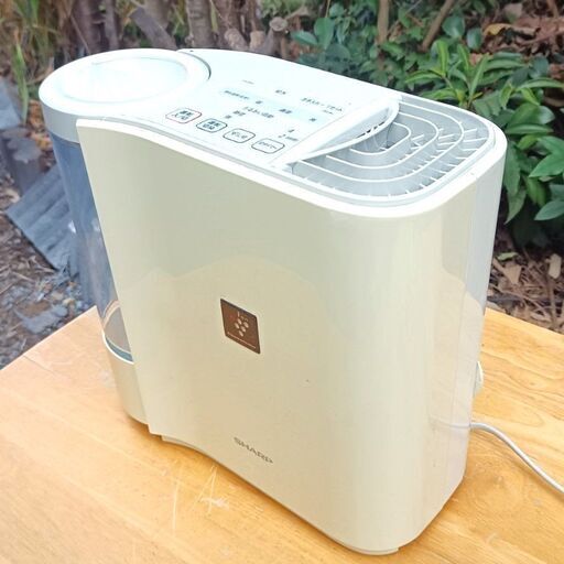 ☆お届け可！☆SHARP 気化式加湿器 HV-E30-W (くまじん堂) おもちゃの
