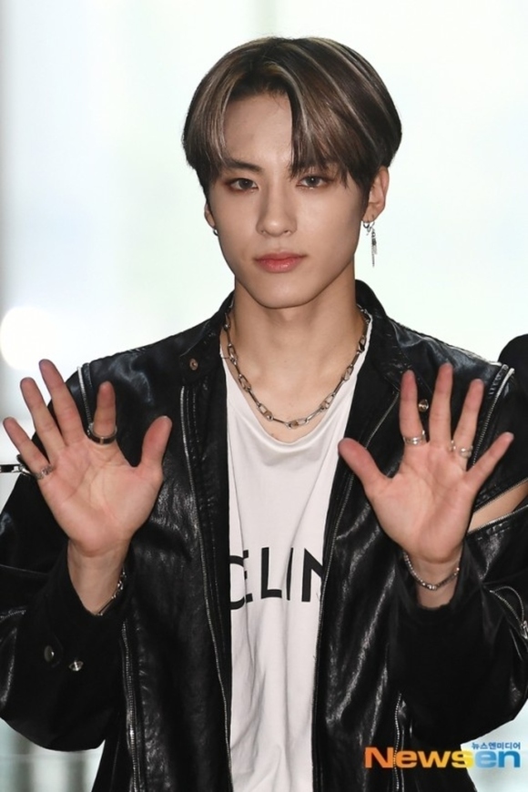 THE BOYZ エリック、ボウリング場でのマスク未着用を謝罪「社会的