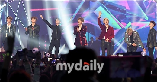 PHOTO】BTS（防弾少年団）「2018 MGA」授賞式でステージを披露